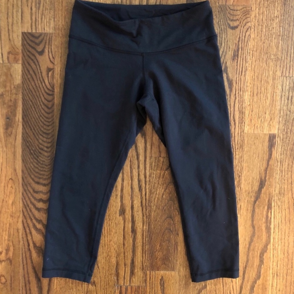 Lulu black crop pants